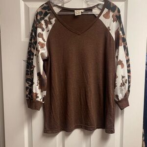 Boutique Cow Print Long Sleeved Top Size Medium